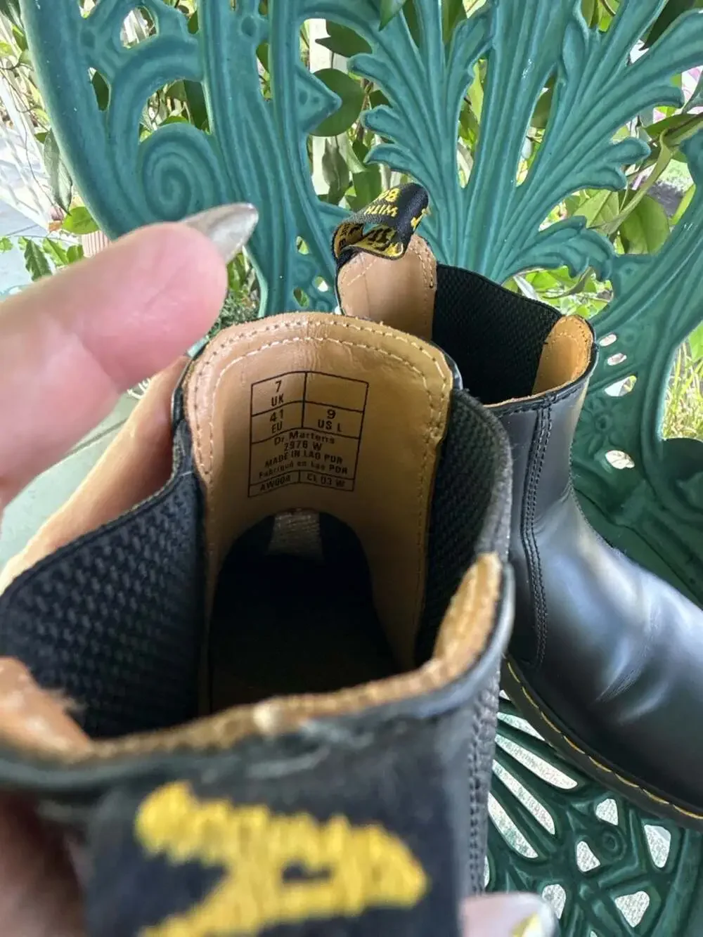 Dr. Martens 2976 Yellow Stitch Smooth Leather Chelsea Goth Grunge